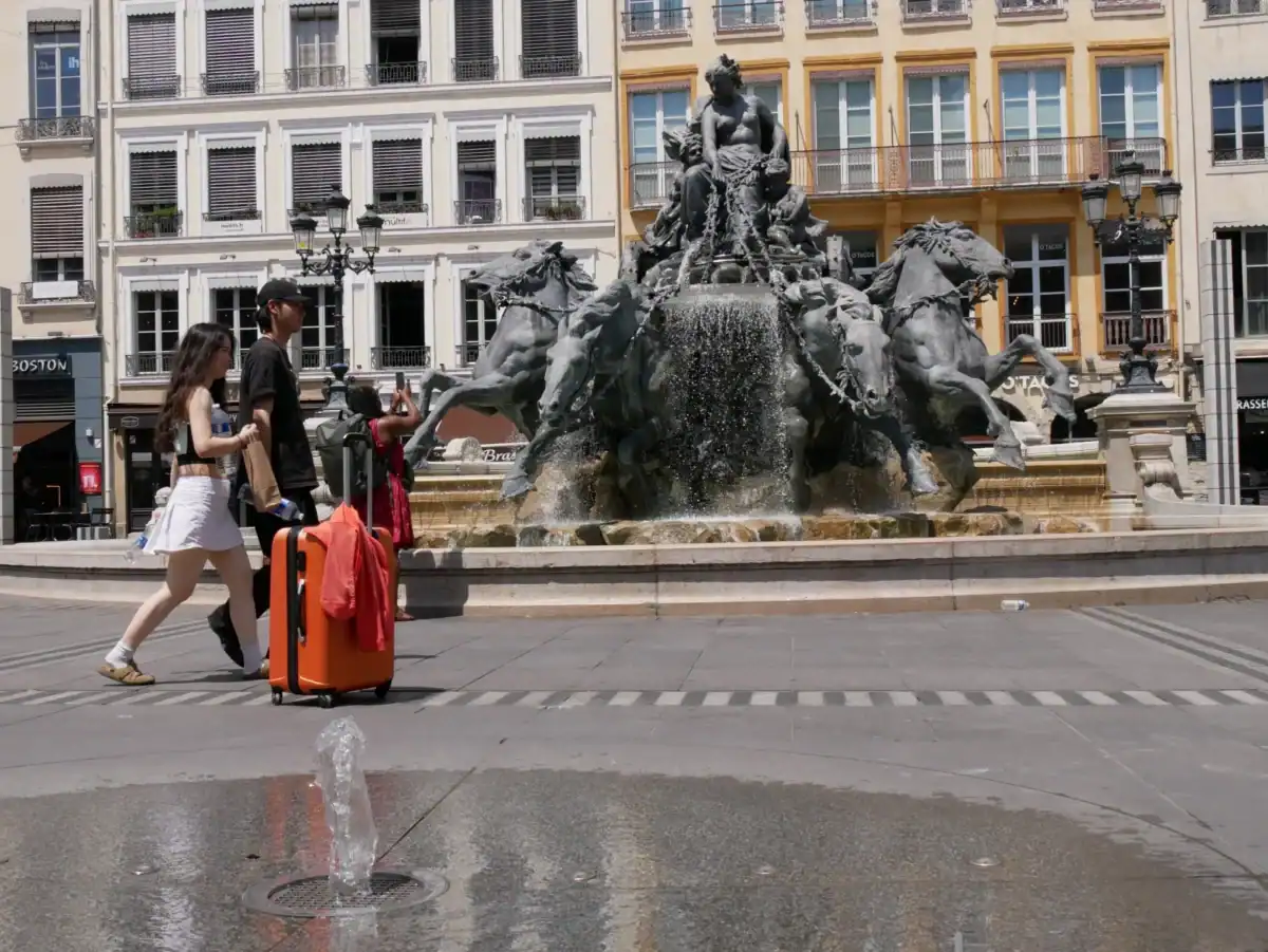 Place des Terreaux Fontaine Bartholdi Lyon