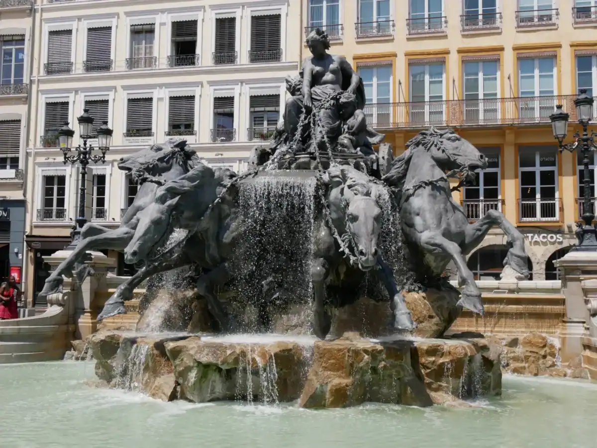 Place des Terreaux Fontaine Bartholdi Lyon