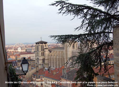 Montée des Chazeaux vers Fourvière - Vue sur la Cathédrale Saint Jean