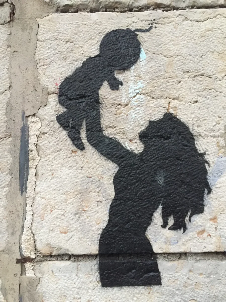 Street art Lyon - L'enfant à la mèche