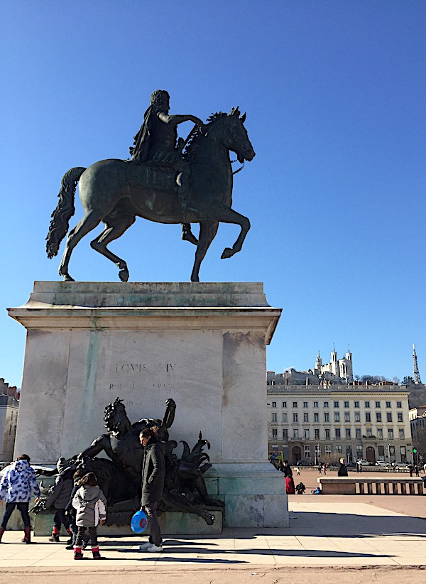 La statue équestre place Bellecour, Lyon