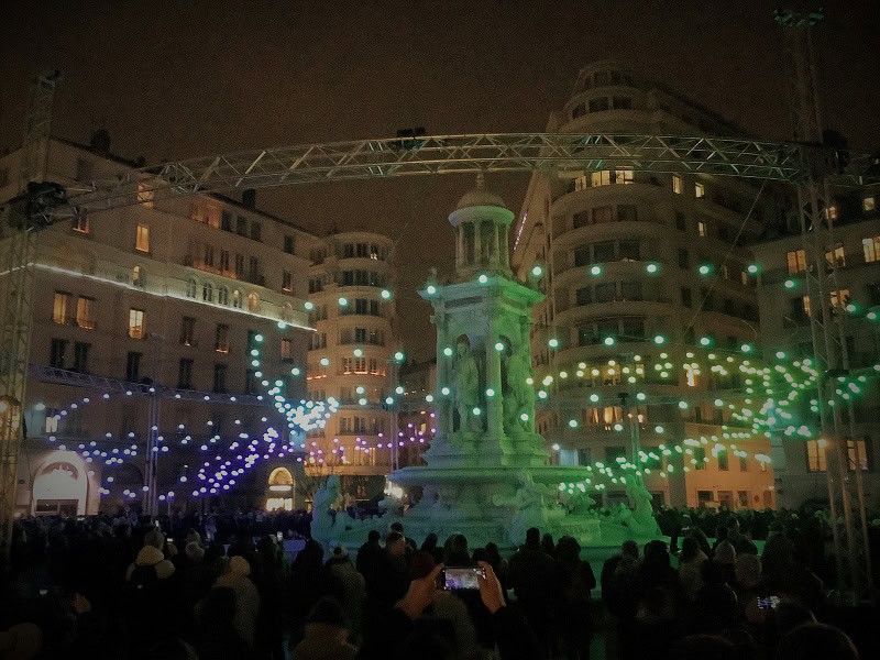 Fête des lumières Lyon 2022 - Place des Jacobins, Murmuration, du collectif anglais Squidsoup