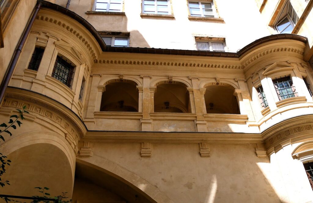 Vieux Lyon Renaissance, galerie Philibert Delorme