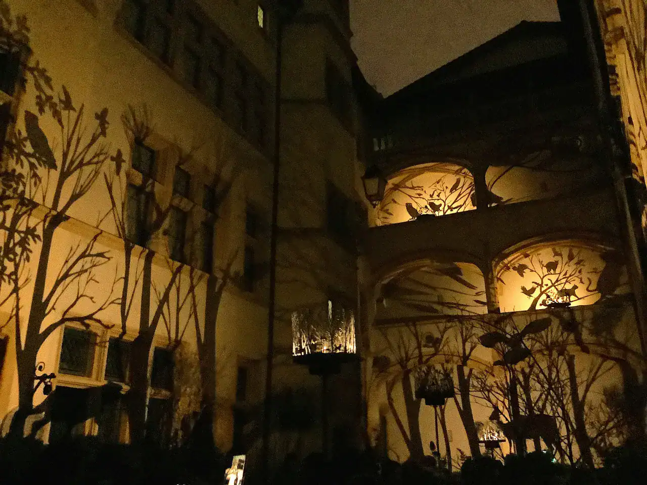 Lanternes magiques et bébés robots : retour sur la fête des lumières 2019