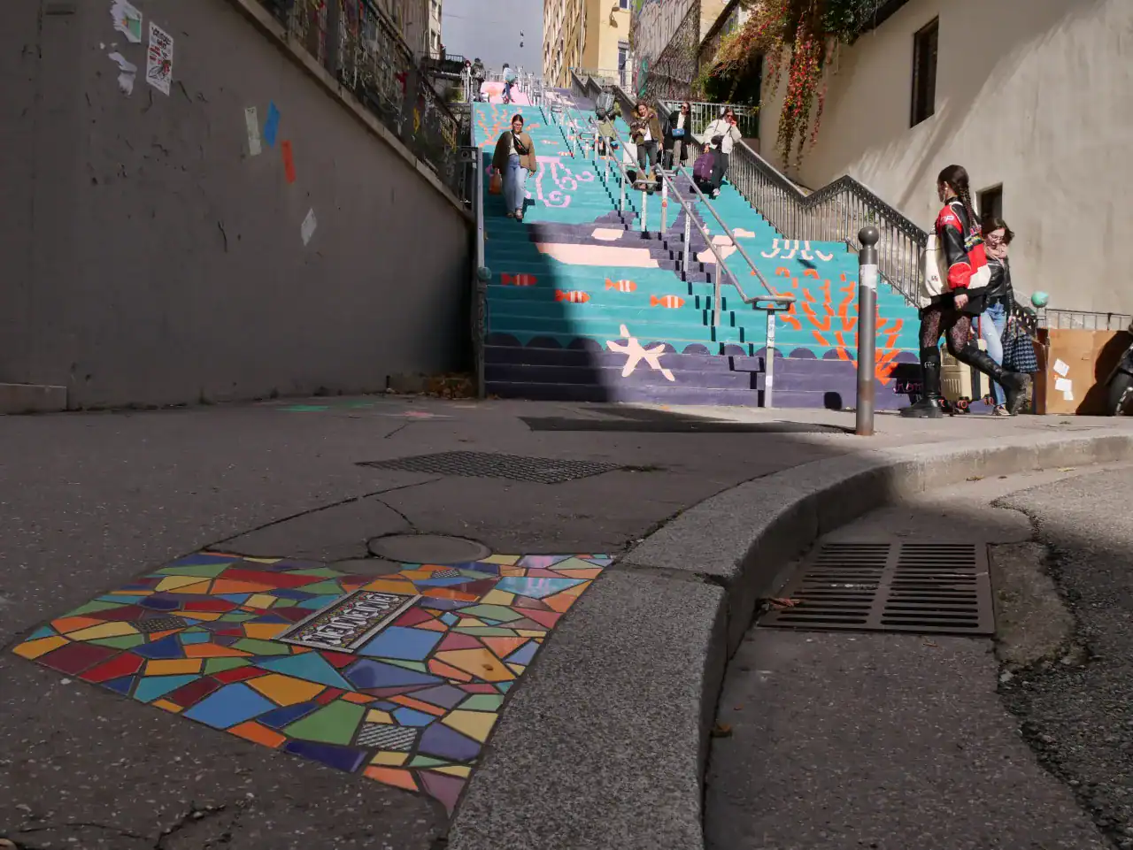 «&nbsp;Il faut trouver le poisson rayé ! », visite guidée Street Art enfants 