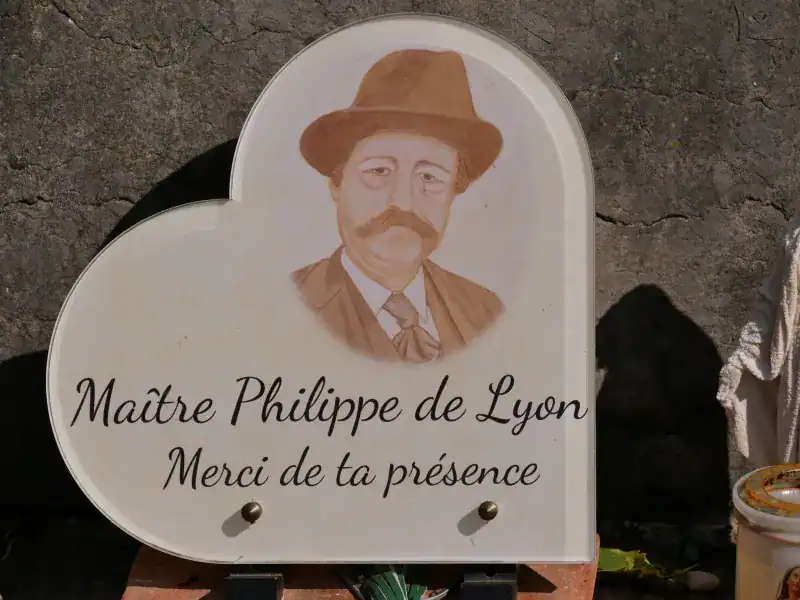 Tombe de Maitre Philippe de Lyon - Cimetière de Loyasse, Lyon