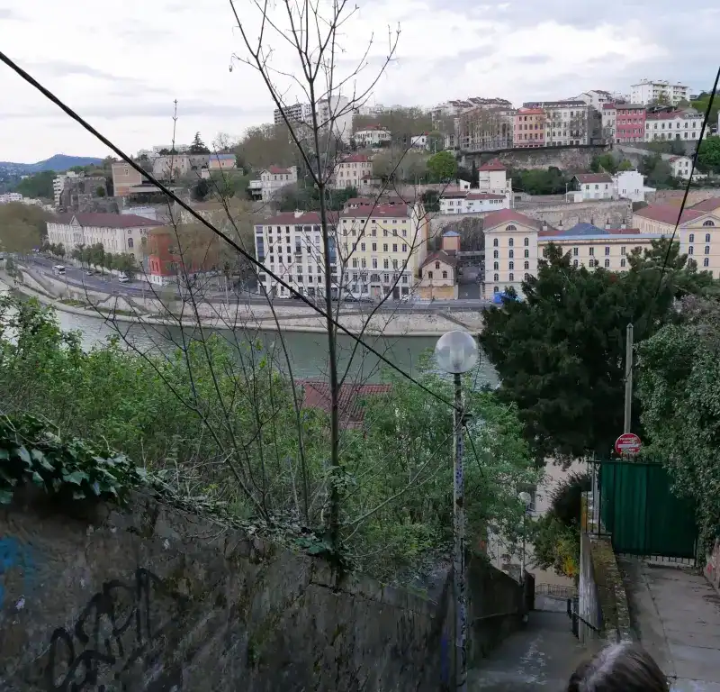 Montée de la Sarra : vue sur la Sâone et Croix-Rousse - Lyon