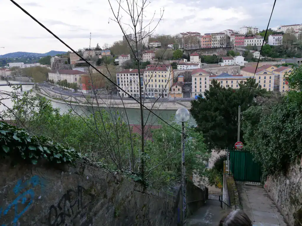 Ah Sarra ! Sarra !… les escaliers on les prendra ! Rando urbaine des 2 collines de Lyon : Croix-Rousse à Fourvière