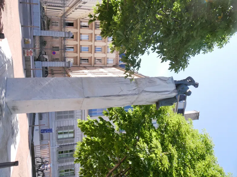 La statue de Saint Exupéry et du Petit Prince devant le 33 place Bellecour, siège de la Gestapo à la fin de la 2e Guerre, par lequel Marc Bloch et ses 29 compagnons passèrent le soir du 16 juin 1994, Résistance Lyon