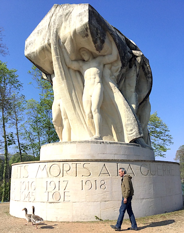 Statue du souvenir de 1914-1918, sur l'île du Souvenir