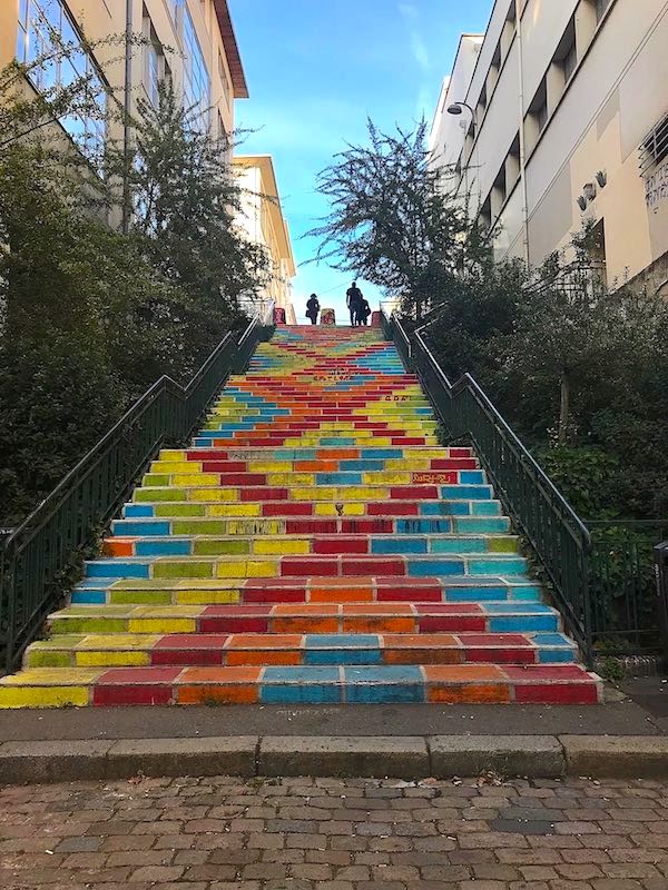 Escalier coloré rue Prunelle, photo 2018