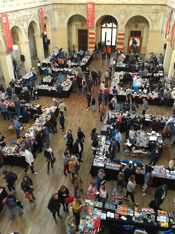 Quais du polar - libraires et editeurs dans hotel de la chambre de commerce Lyon