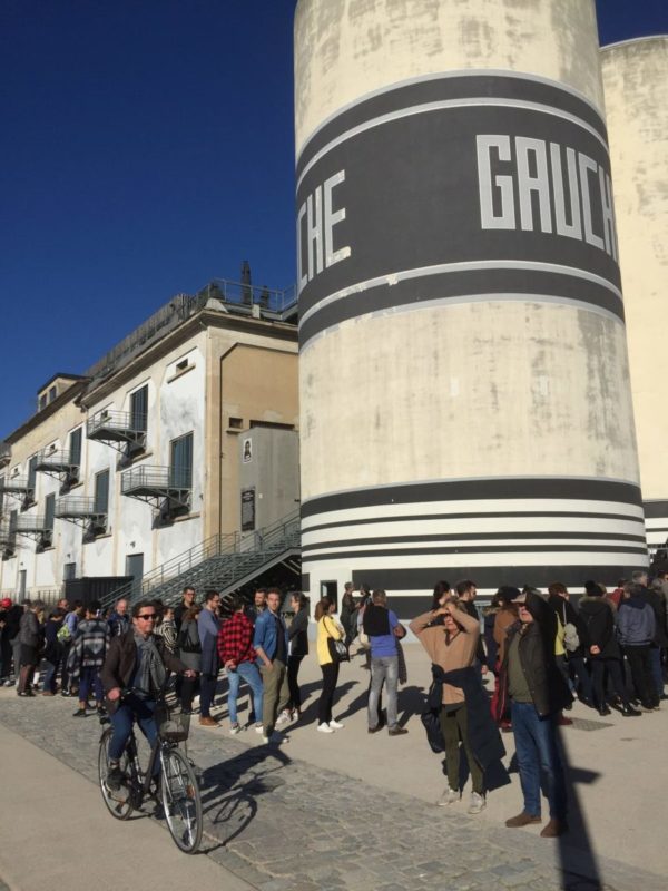 Queue à l'entrée de la Sucrière le 2ième dimanche de l'expo