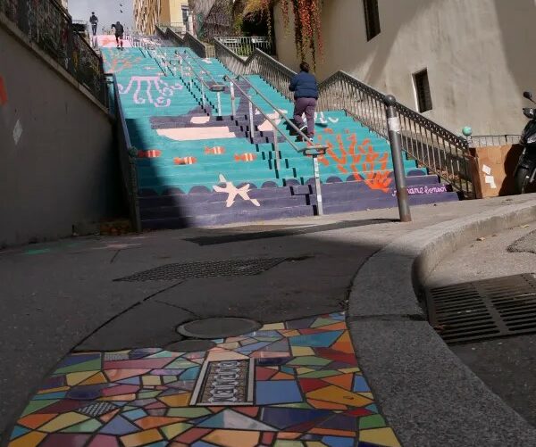 Street-art - Croix-Rousse - romane bonsoir - Escaliers - Ememem