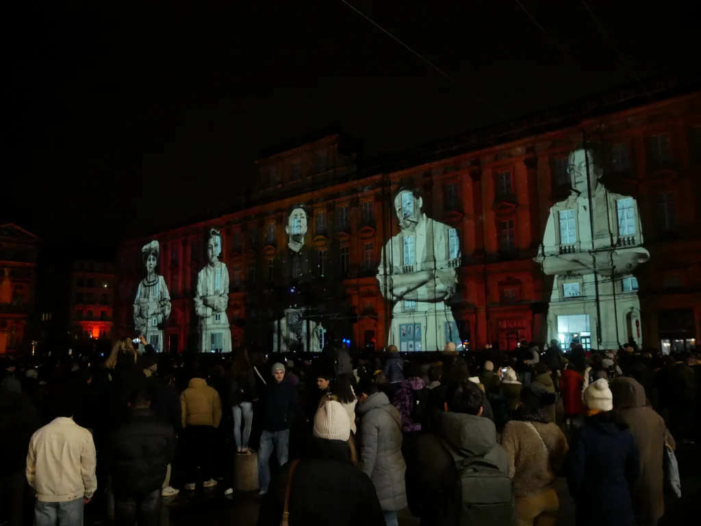 Lundi c'est raviolis, par Tigrelab, place des Terreaux - Fête des lumières 2025, Lyon
