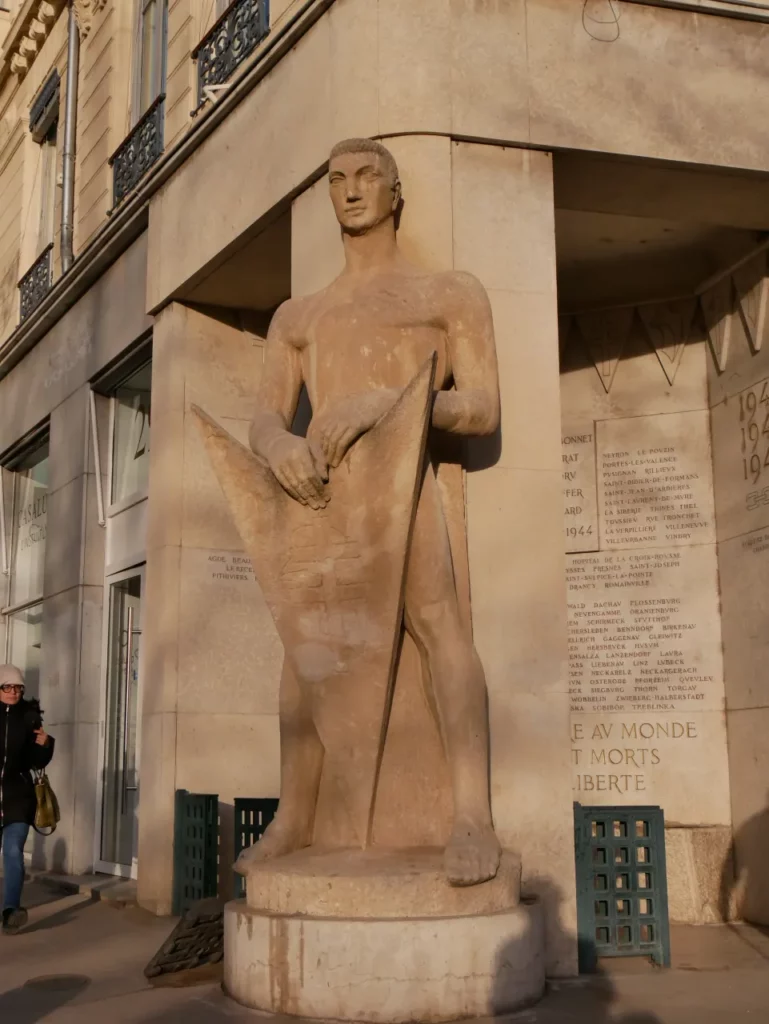Mémorial Le Veilleur de pierre, place Bellecour, Lyon, Résistance